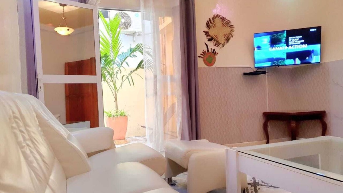 Dakar Apartment | Chez Kti, Apart F2 with courtyard Private, spacious, good