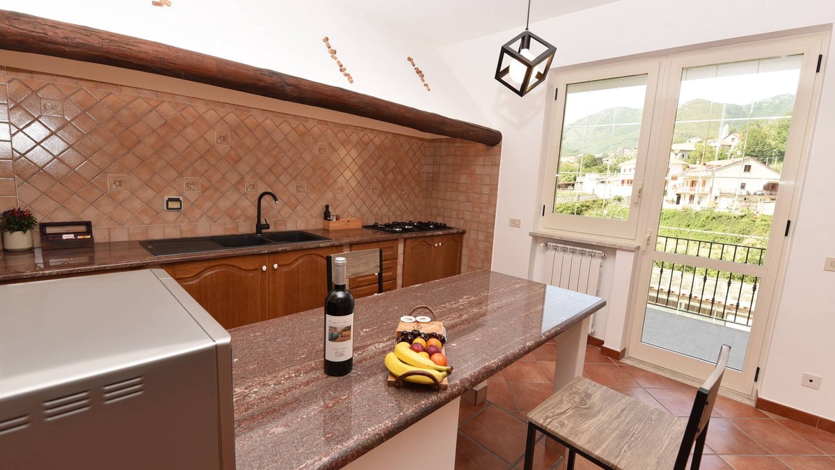 Agerola Apartment | Chez Luke Apartment "Wine", 10 minutes from "Path of the God"