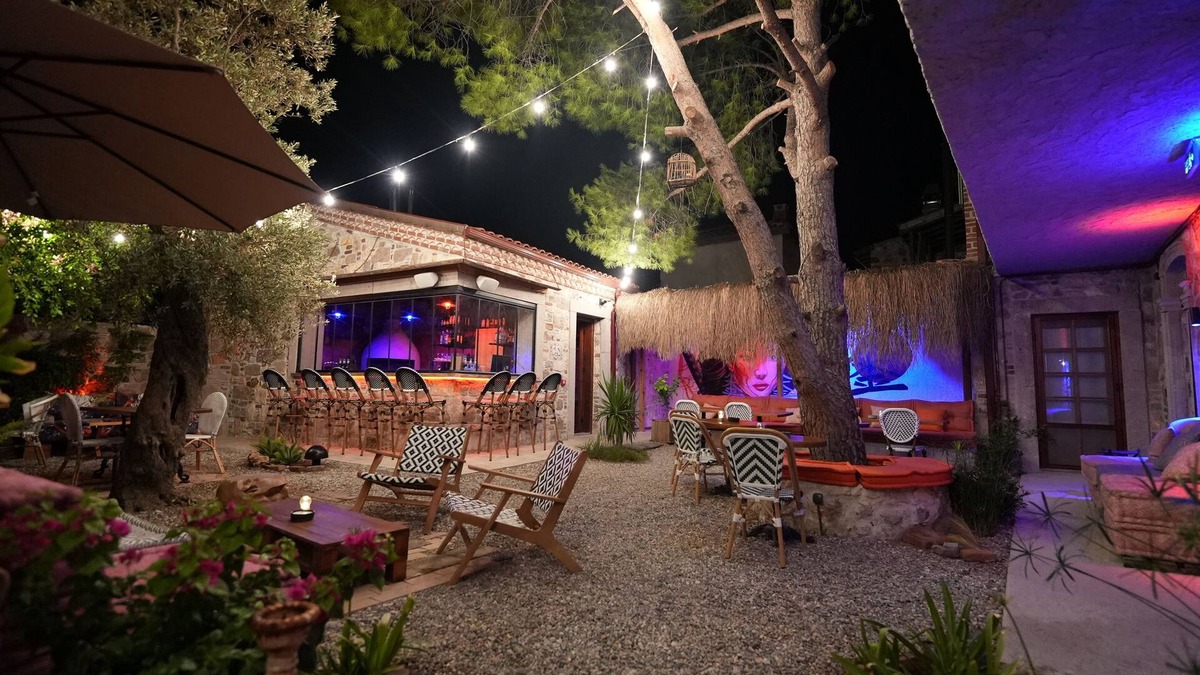 Ayvalik Hotel | Chi House