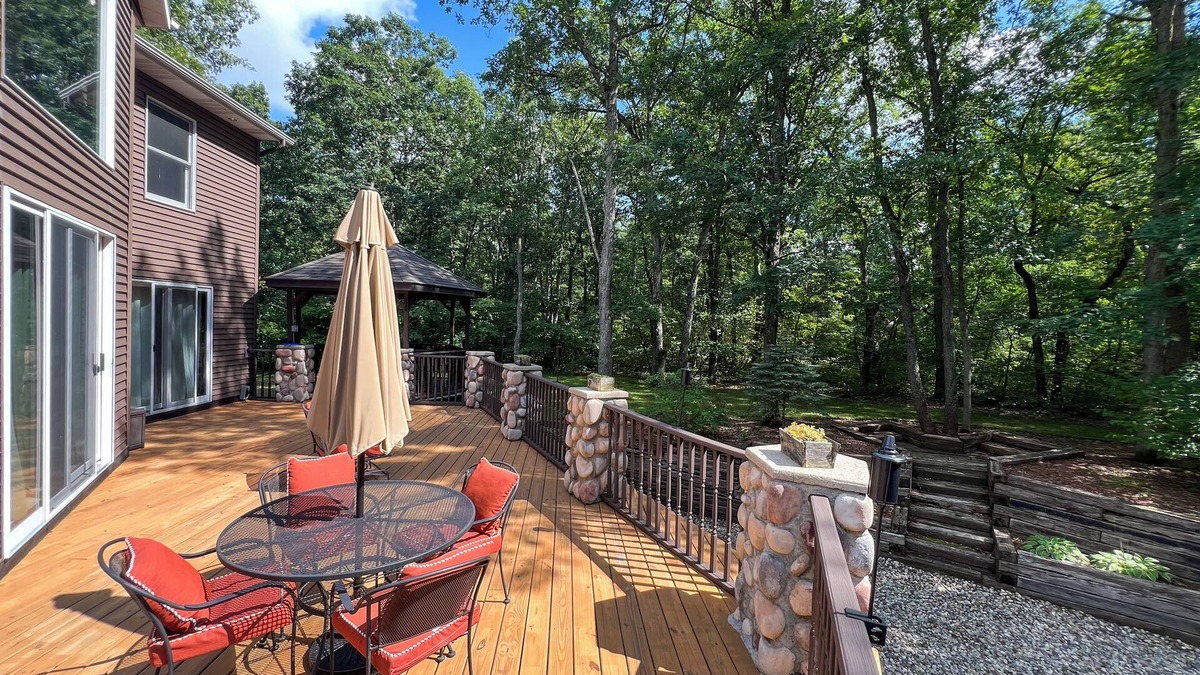 Burnips Apartment | Chic 1 bed 1 bath private apartment in the country of West Michigan!