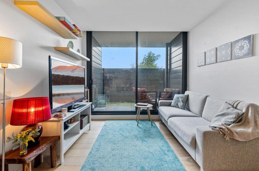 Doncaster Apartment | Chic 1-Bed Near Park, Function Centre and Shops