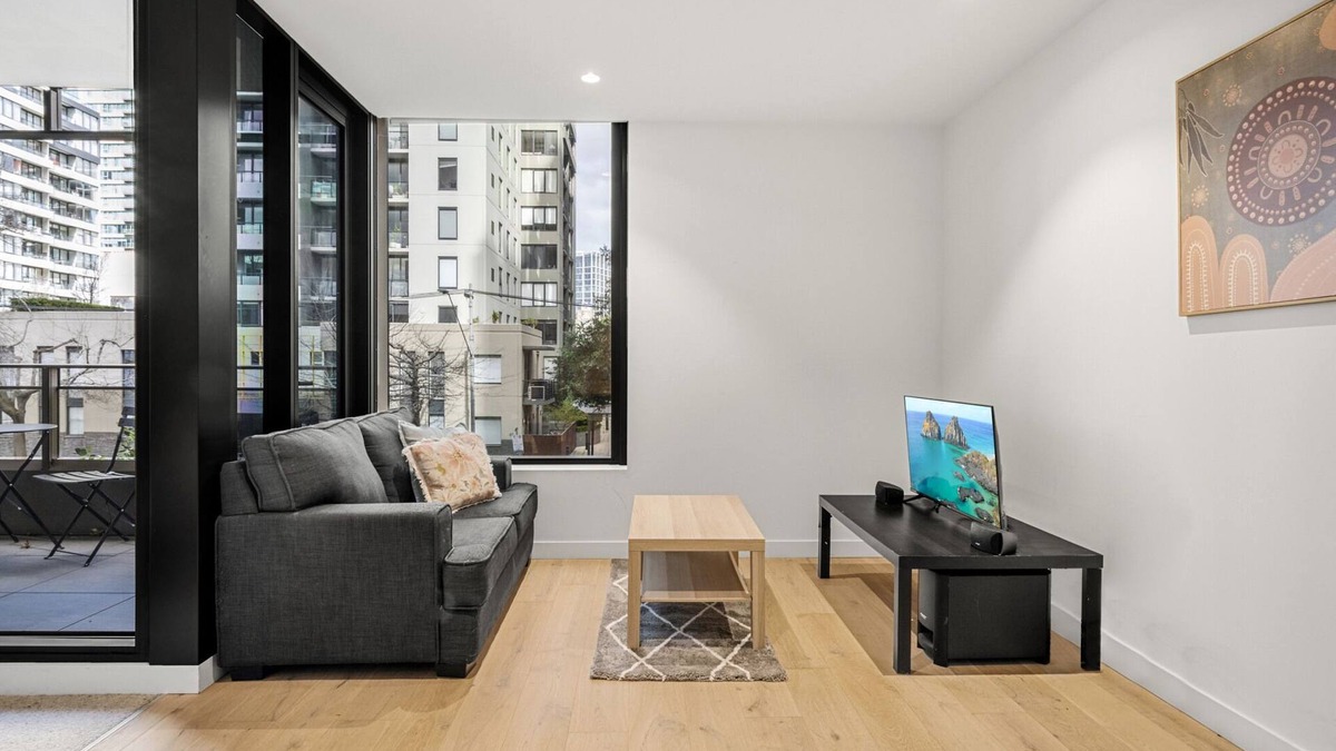 Southbank Apartment | Chic 1-Bed South Melbourne Unit with Pool & Gym