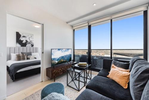 Moonee Ponds Apartment | Chic 1-Bed with City Views, Parking, Gym & Pool