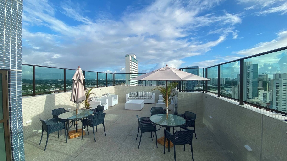 Boa Viagem Apartment | Chic 1-bedroom apartment in awesome Boa Viagem Recife with AC, WiFi and Pool