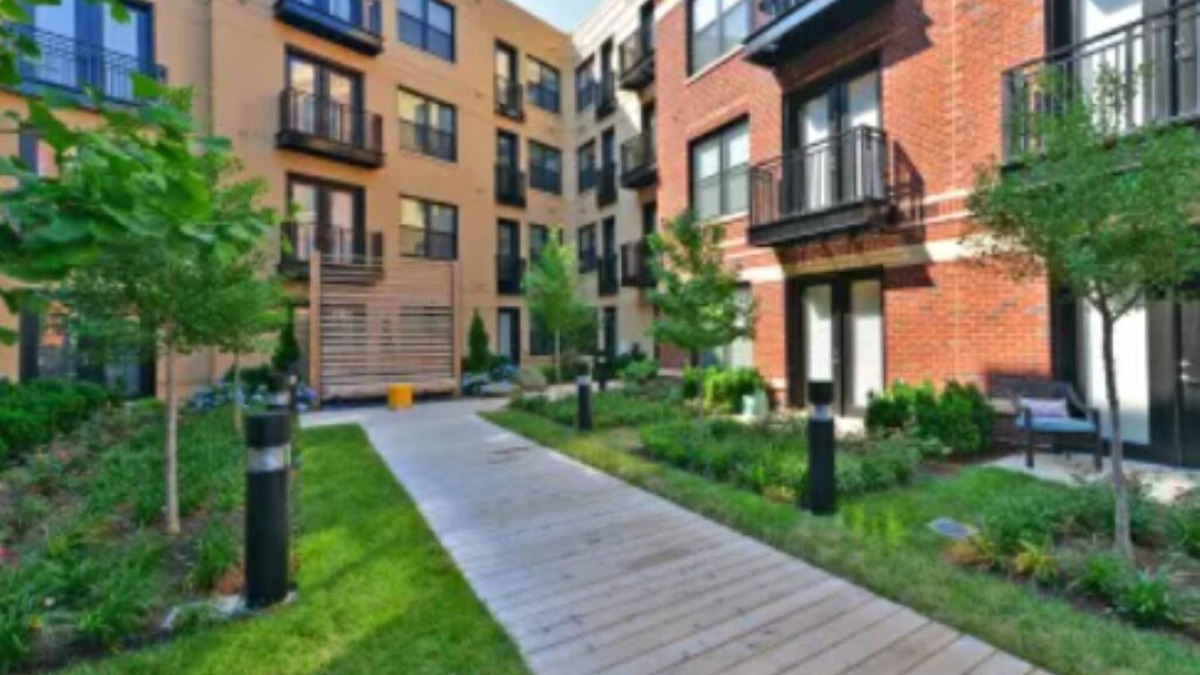 Radnor - Fort Myer Heights Apartment | Chic 1-bedroom apartment with fitness room, WiFi in enjoyable Arlington