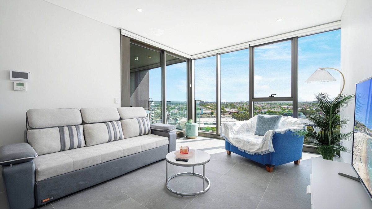 Lidcombe Apartment | Chic 1-bedroom apartment with WiFi, fitness room in amazing Lidcombe