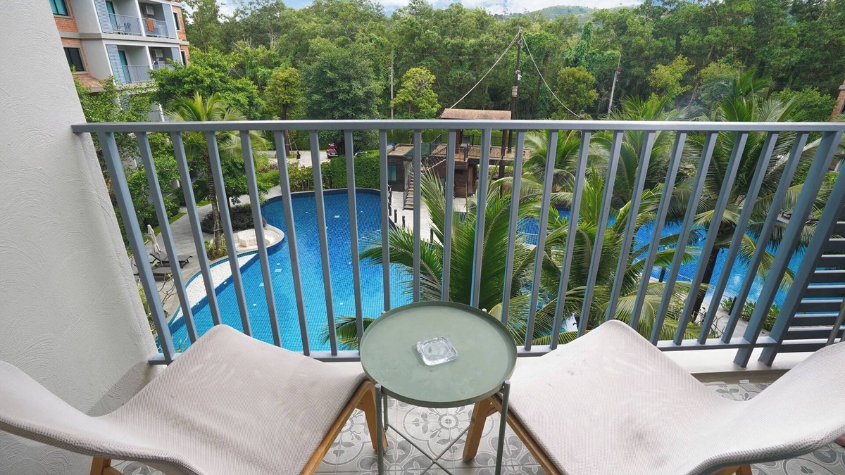 Sa Khu Apartment | Chic 1-bedroom apartment 250M. to Nai Yang Beach with fitness room, WiFi