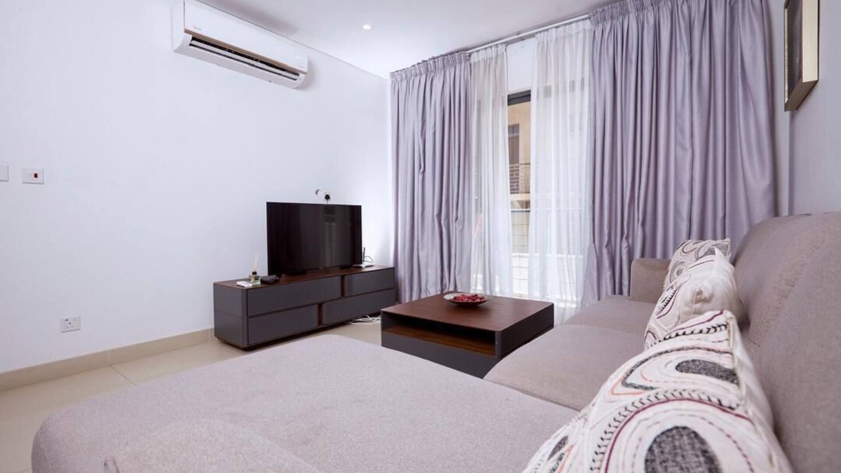 East Legon Apartment | Chic 1-bedroom apartment in marvelous Accra with fitness room, AC