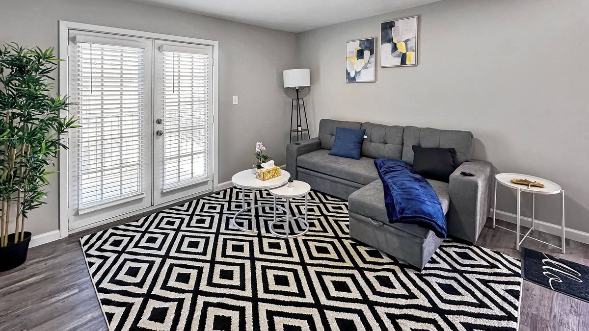 Addison Apartment | Chic 1-bedroom corporate apartment with WiFi, fitness room in cool Addison