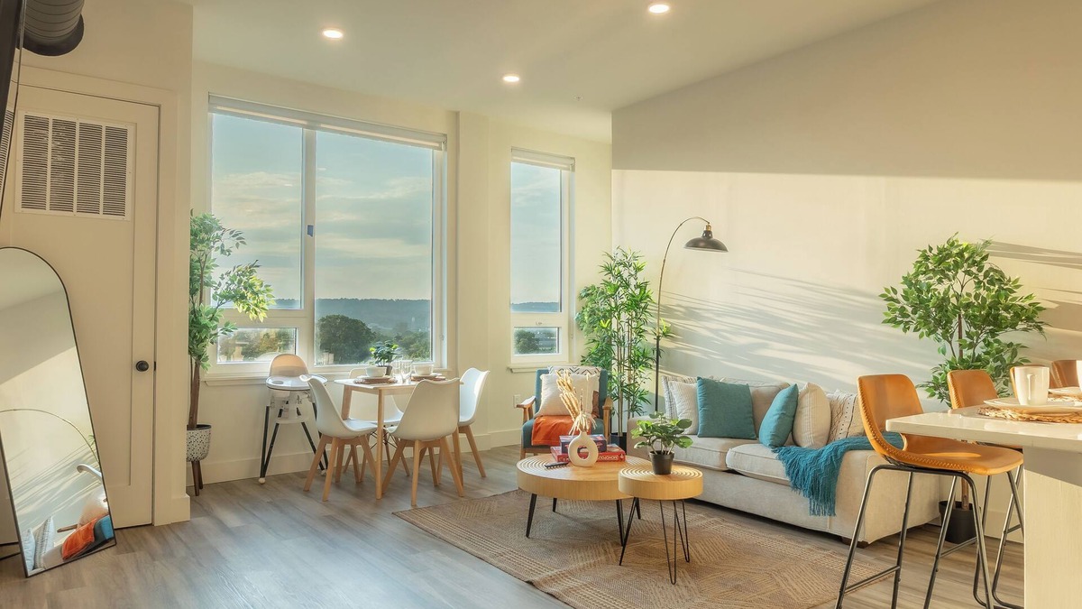 East Orange Apartment | Chic 1BR Apt w/ WiFi + Parking, AC in lovely East Orange