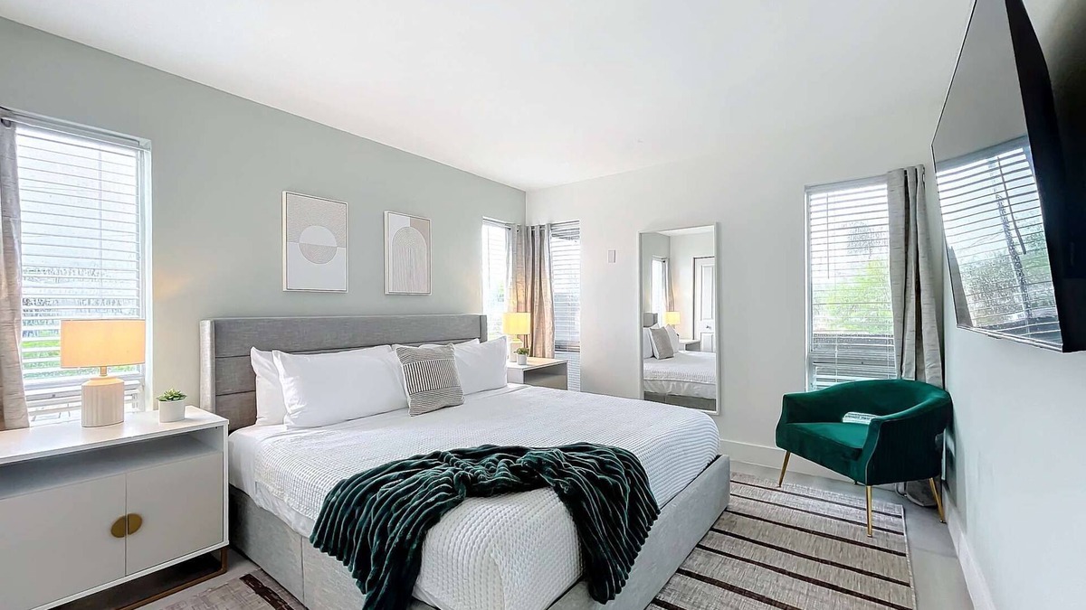 Lauderdale Harbours Condo | Chic 1BR: Pool Access & Modern Enhancements