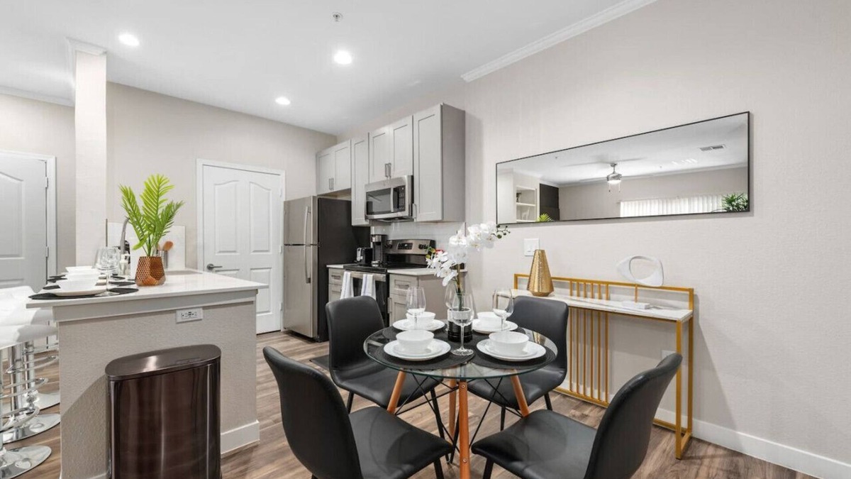 McDowell Mountain Apartments Apartment | Chic 1BR Pool Gym Prkng Near Mayo Clnc & Westwrld