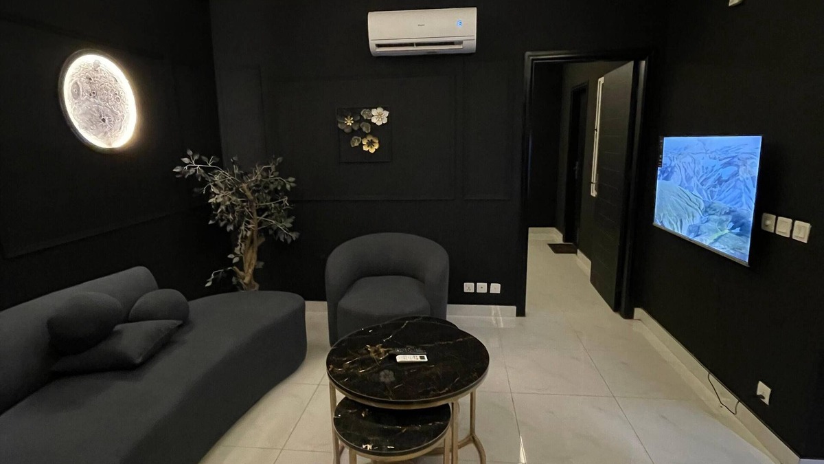 Lahore Apartment | Chic 2-bedroom apartment with AC, WiFi in awesome Lahore