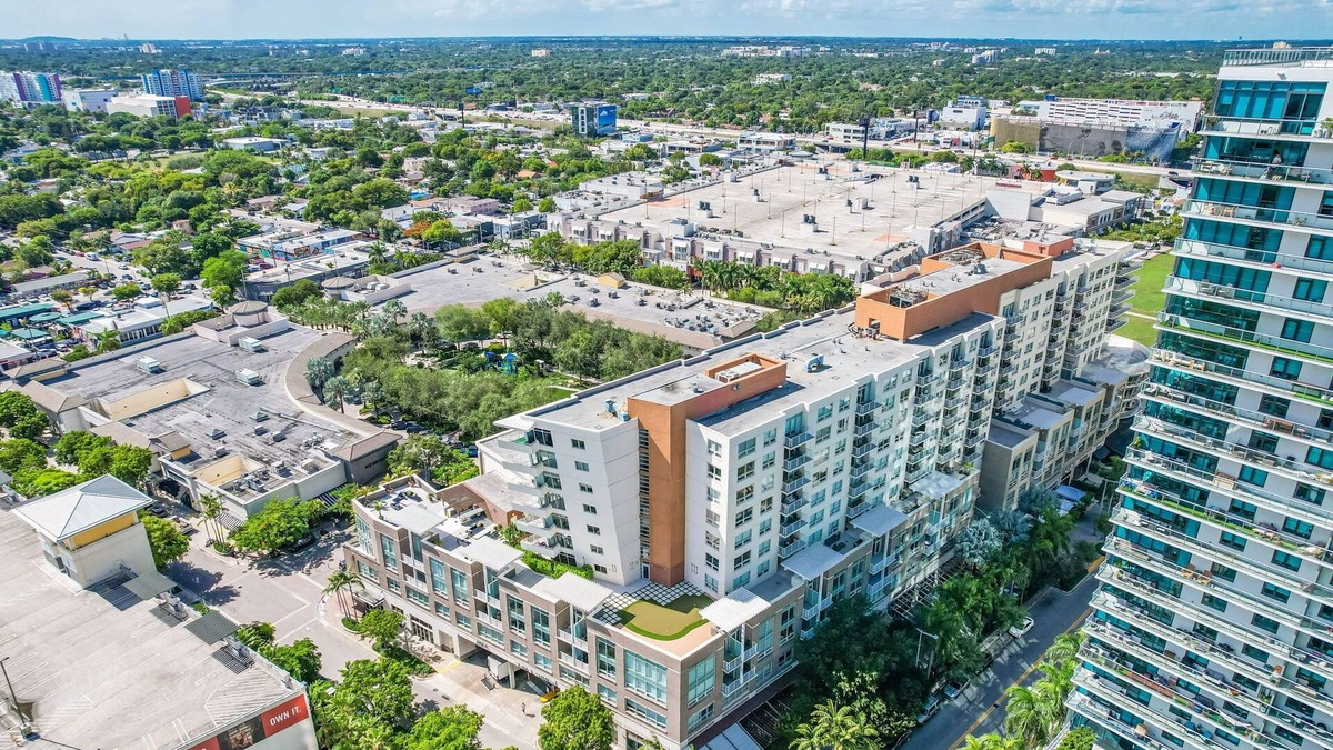 Midtown Apartment | Chic 2-bedroom apartment with AC, fitness room in fabulous Miami
