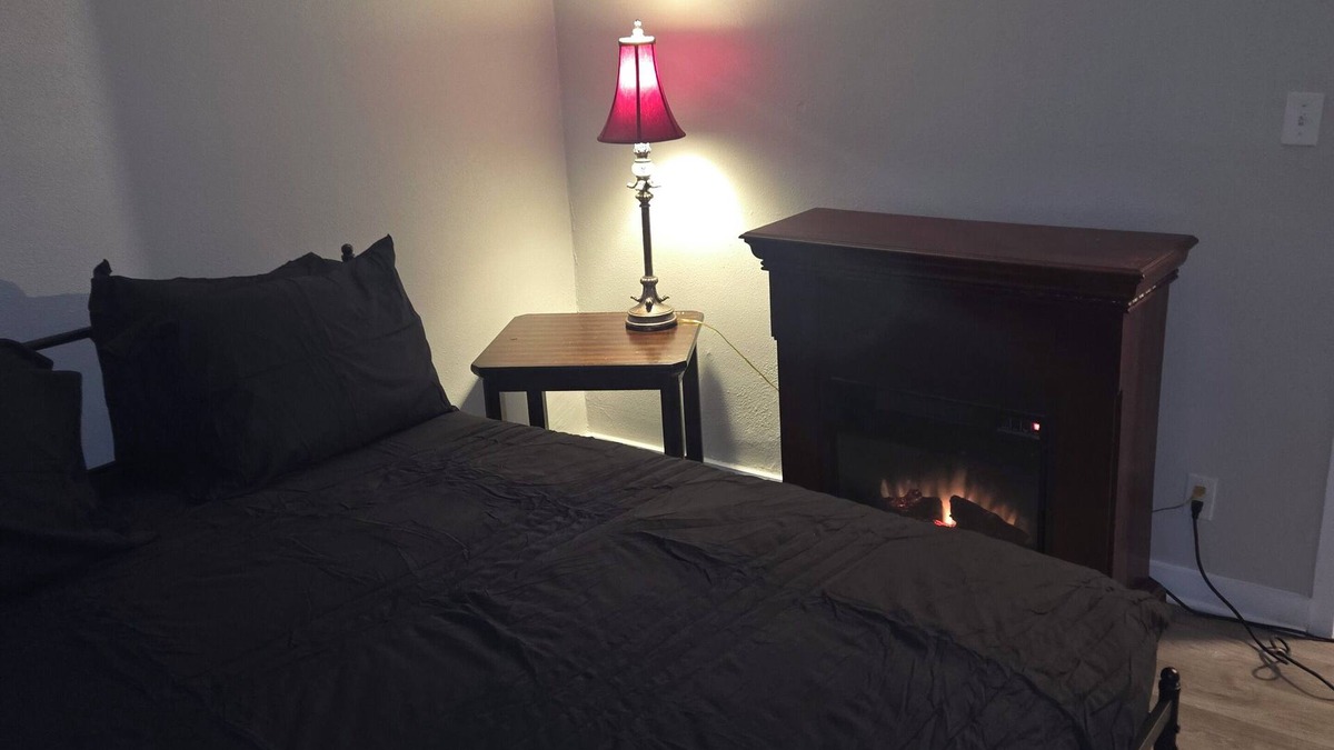 Downtown West Apartment | Chic 2-bedroom DOWNTOWN apartment with fitness room and balcony in vibrant STL