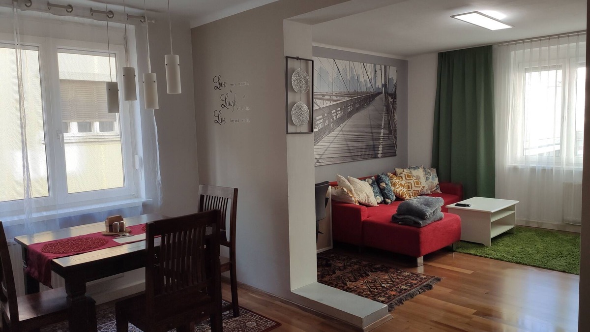 Gries Apartment | Chic 2-room apartment between train station and city center