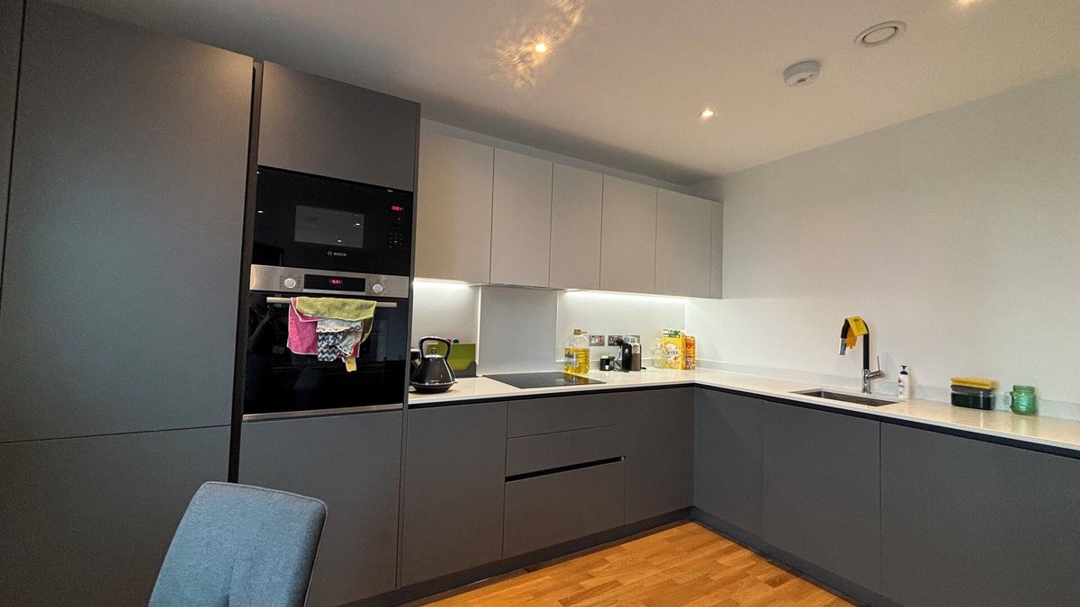 St. Mary's Park Apartment | Chic 2BD Flat with Private Balcony in Battersea