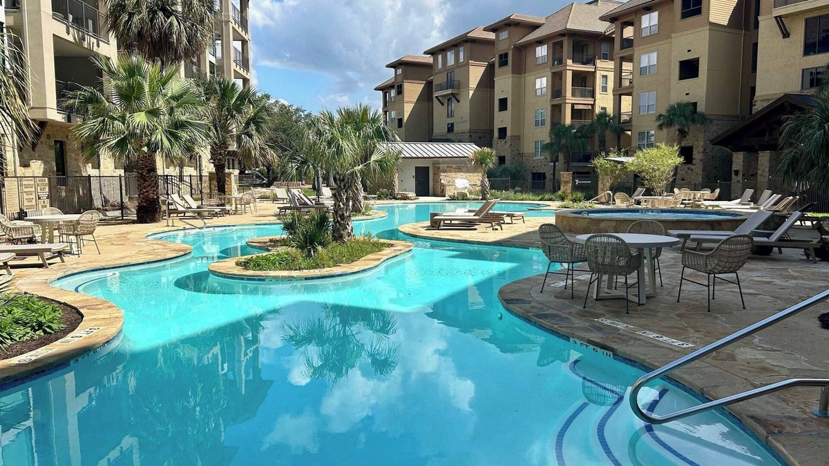 Horseshoe Bay Condo | Chic 2BD with Balcony, Pool, Hot Tub & Marina Views!