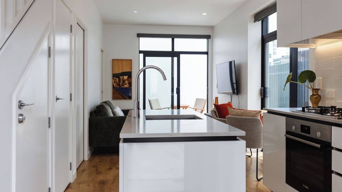Te Aro Apartment | Chic 2BR Apartment | Secure Gated Complex in CBD