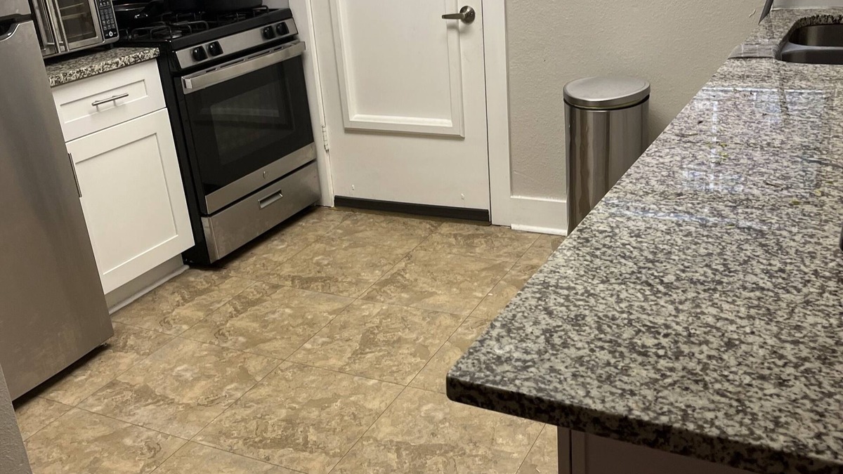 Buckhead Apartment | Chic 2BR Family-sized Apartment near Lenox Square! Perfect ATL getaway!