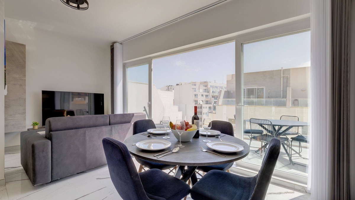 Gzira Apartment | Chic 2BR Penthouse Steps from the Waterfront