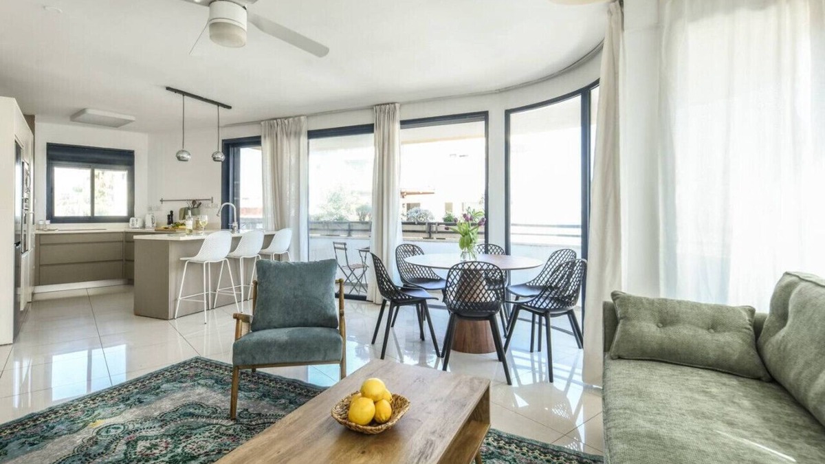 Old North Apartment | Chic 3BR Apt w Balcony & Parking by Tel Aviv Port