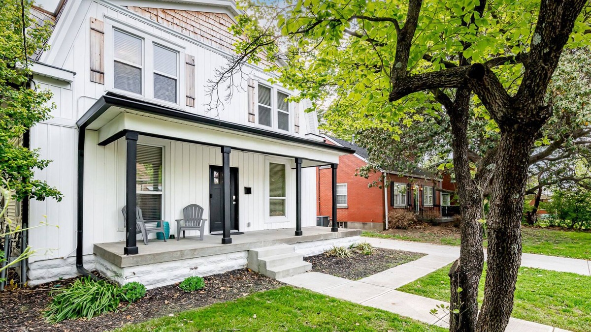 Highlands Douglass House | Chic 4BR Farmhouse Near Historic Bardstown Road