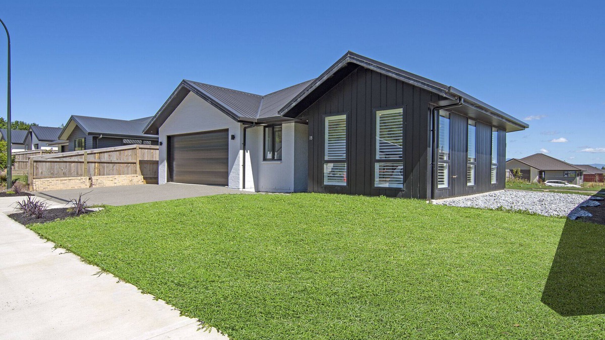 Richmond House | Chic And Cosy - Nelson Holiday Home