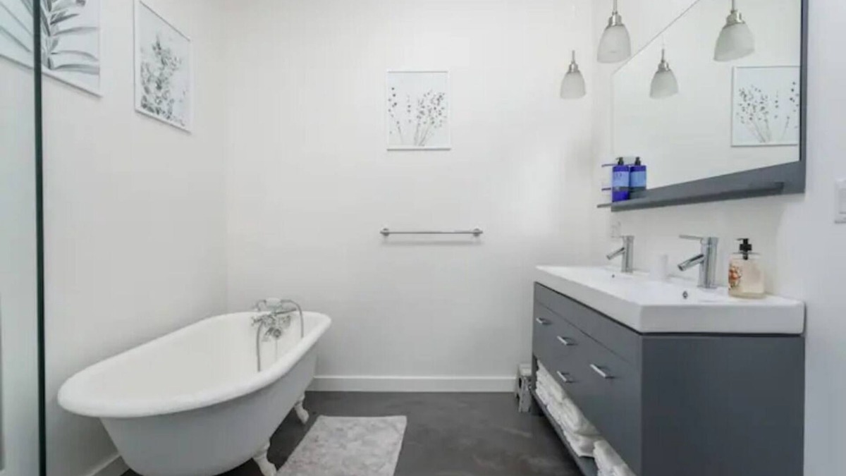 Saugerties House | Chic and eclectic retreat at Woodstock/Saugerties!