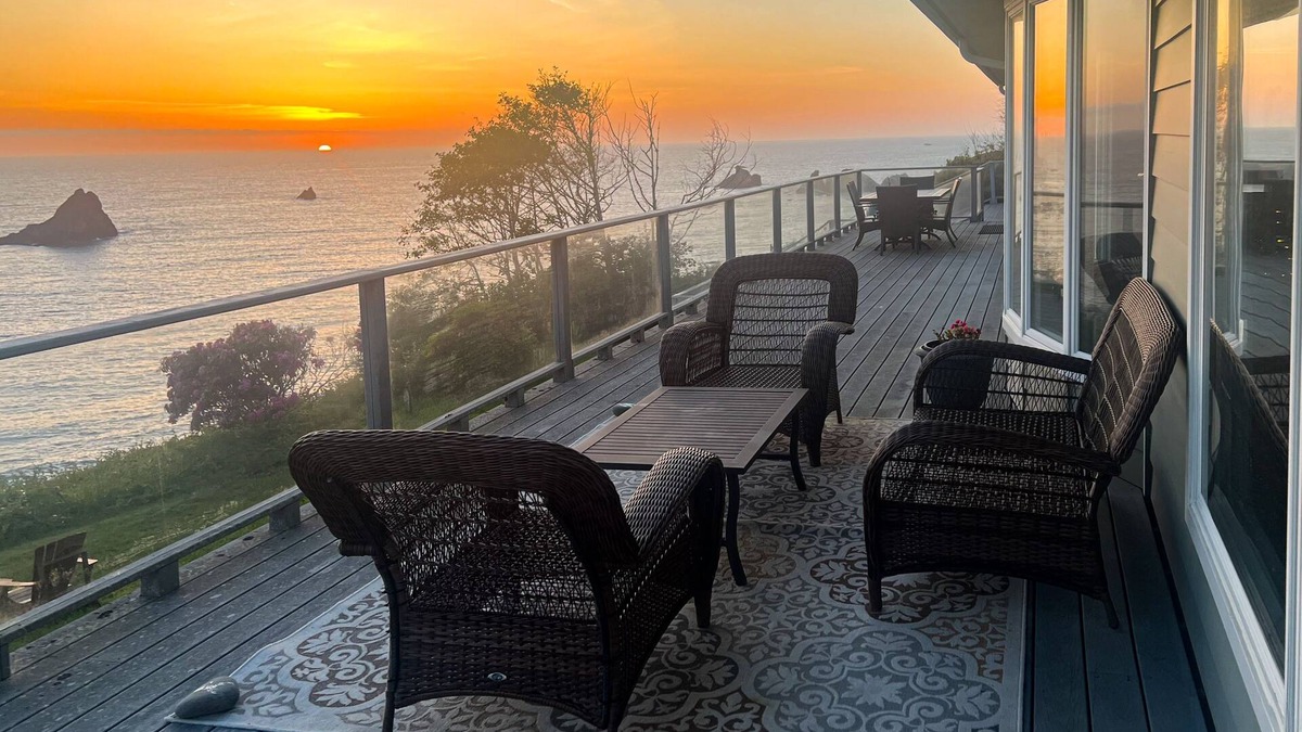 Trinidad House | Chic and large home with private hot tub, ocean & beach views