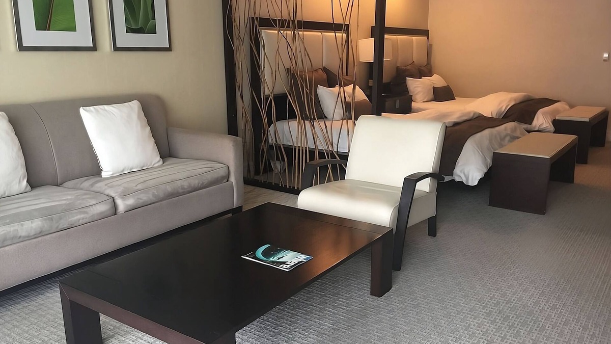 Ludlam Hotel | Chic and Modern Living in Miami! 3 Gorgeous Rooms, Balcony | Outdoor Pool + Spa