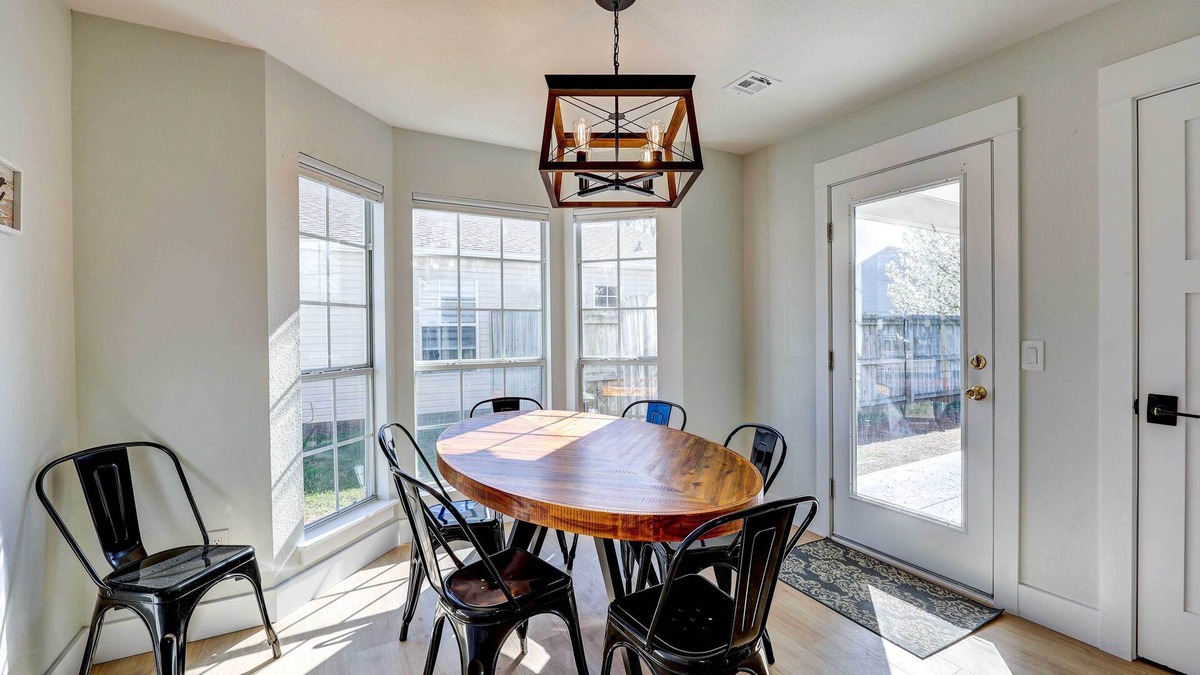Bentonville Cottage | Chic Bentonville Home w/Patio & Fire Pit!