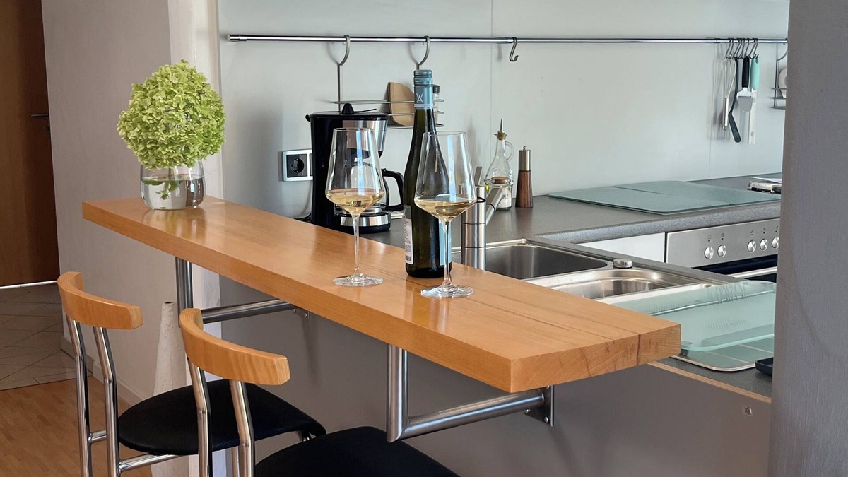 Obernburg Apartment | Chic, bright gallery apartment