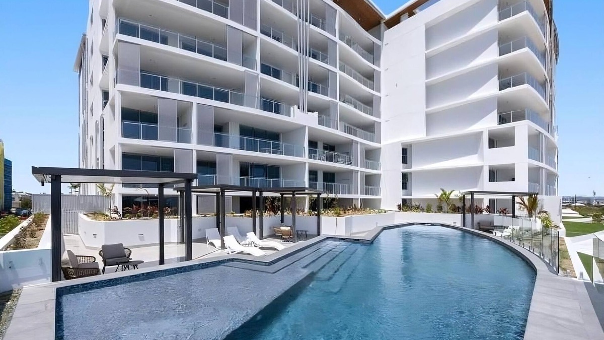 Wurtulla Apartment | Chic Coastal Escape with Pool & Gym Access