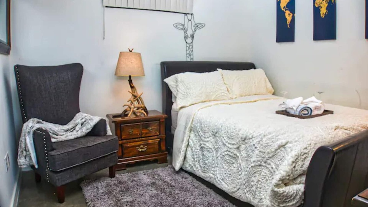 Atlanta Apartment | ★Chic & Comfy in the ♥ of Atlanta | ♛Queen Bed