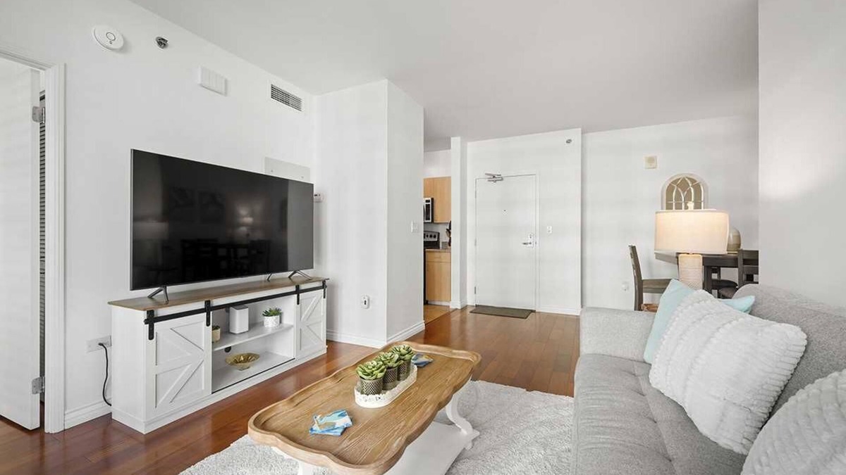 Downtown San Diego Condo | Chic Condo in Little Italy