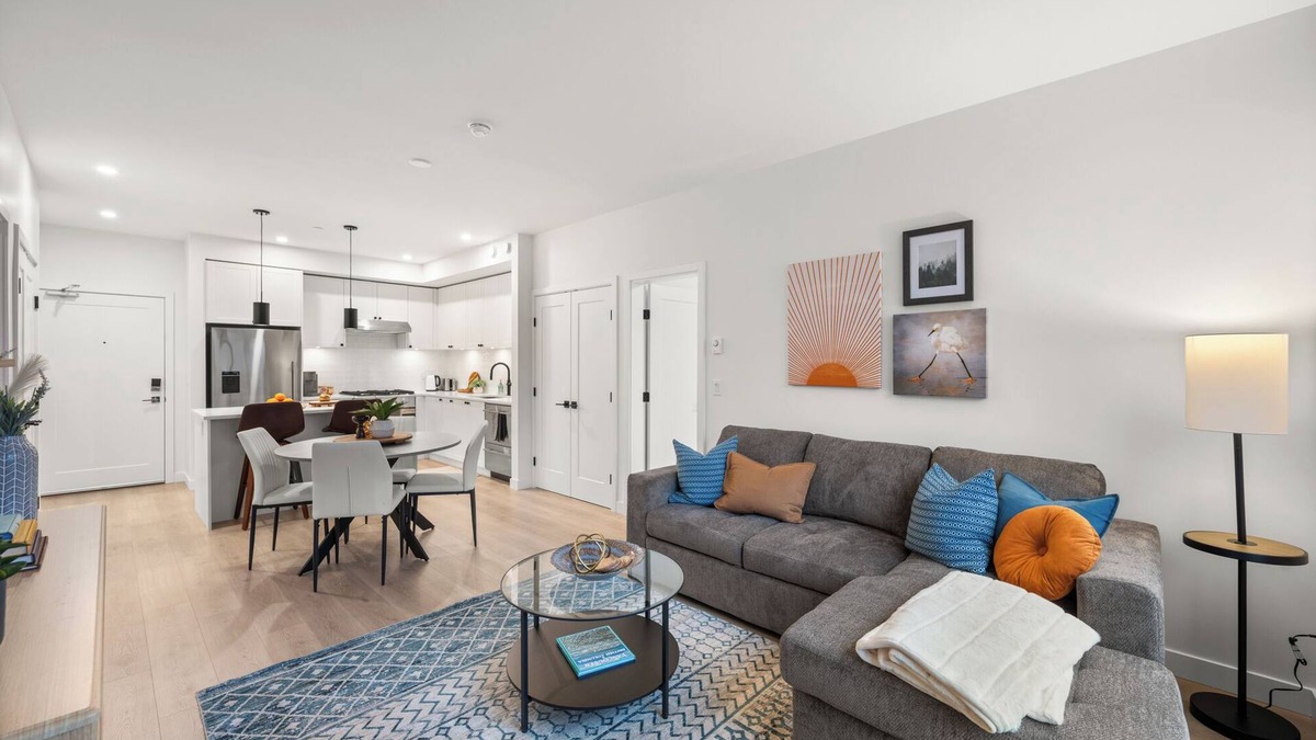 Surrey Apartment | Chic Condo w/Stylish Amenities in White Rock