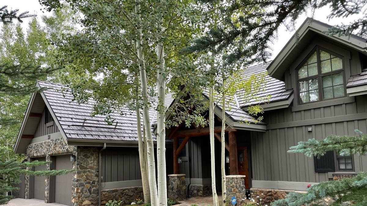 Cordillera House | Chic Cordillera 4BR Hot Tub/Pool table/Pingpong