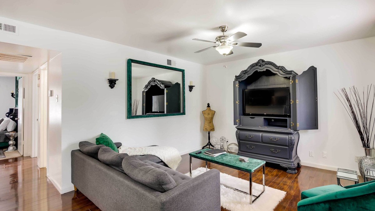Knox - Henderson Condo | Chic Dallas Condo w/Pool, Walk to Knox Street!