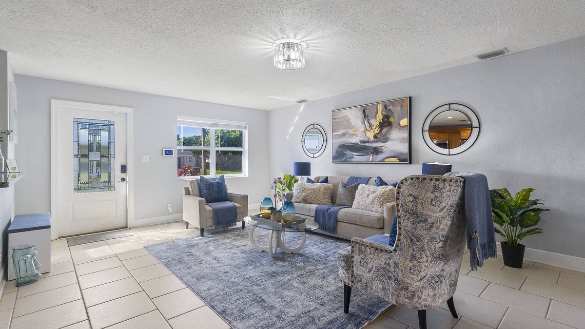Palm Beach - West Palm Beach House | Chic Downtown Home - Location location location!