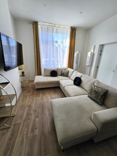 Douai Apartment | Chic & glamour Dubai Style