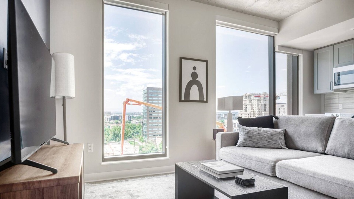 Golden Triangle Apartment | Chic Golden Triangle 1BR w/ Pool, Gym & W/D, next to Park, by Blueground