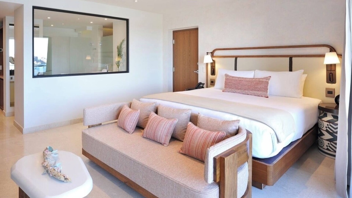 Ildefonso Green Hotel | Chic hotel with fitness room, WiFi in fabulous Cabo San Lucas