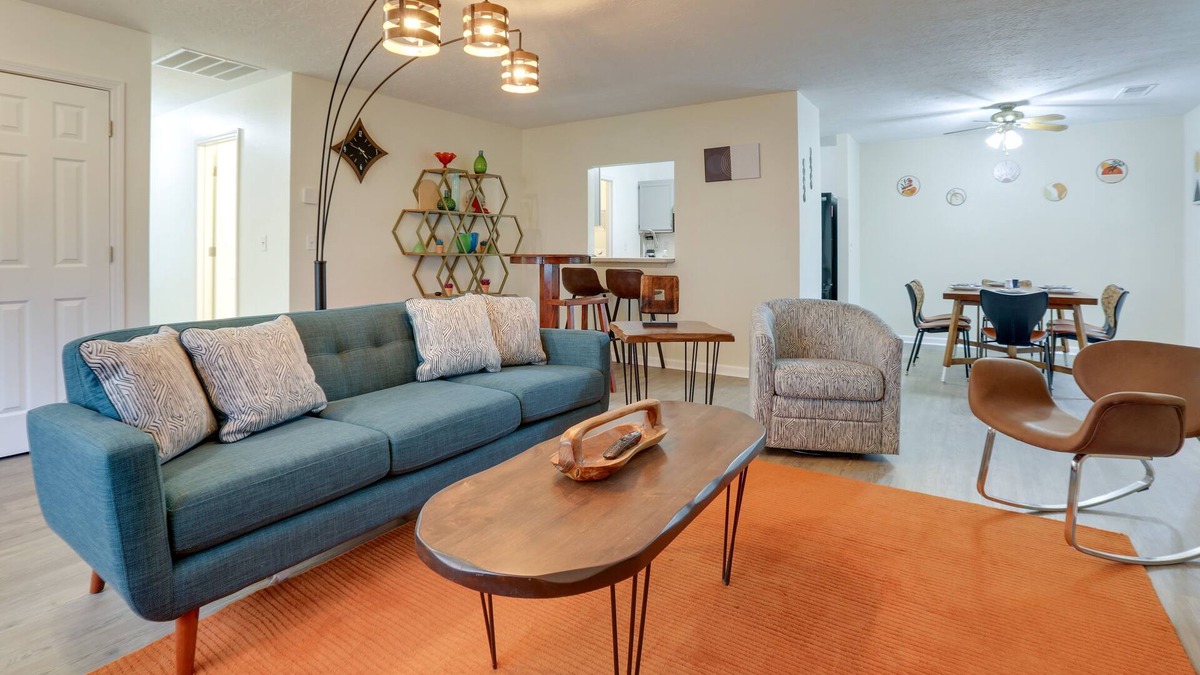 Lexington House | Chic Lexington Home w/ Deck ~ 5 Mi to Downtown!