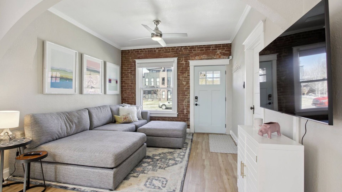 Sunnyside House | Chic, Luxurious Sunnyside Home