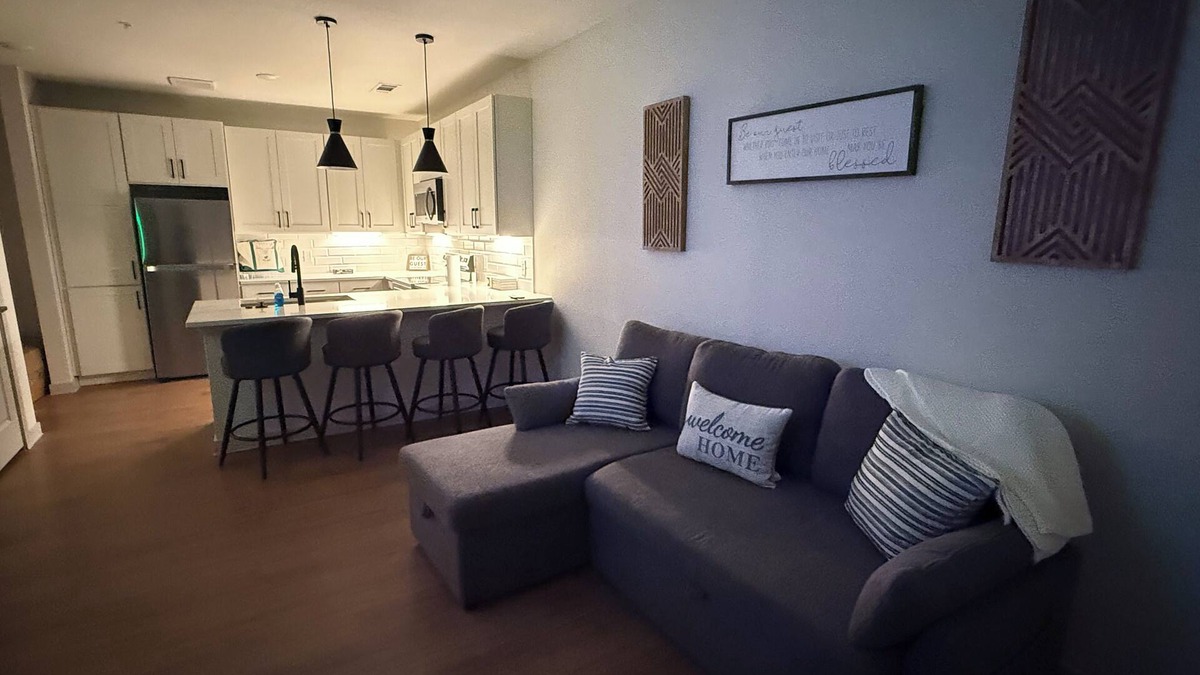 Pflugerville Apartment | Chic Luxury Lakefront 1-bedroom apartment with AC, WiFi in Pflugerville