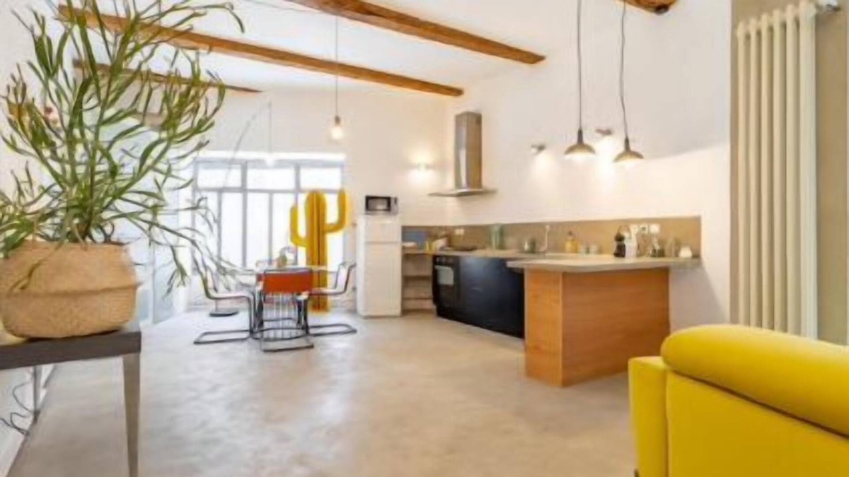 Notre-Dame du Mont House | Chic & Modern