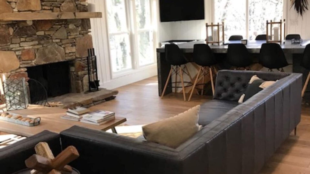 Cullowhee House | Chic Modern Mountain Cabin 220 ft of Waterfront, Dock, AC, Sleeps 12