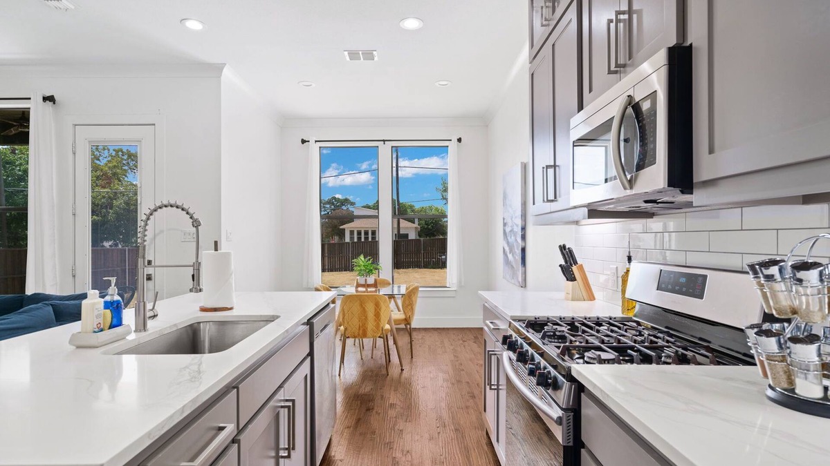 Cedar Crest House | Chic Modern New Build - Great For Large Families