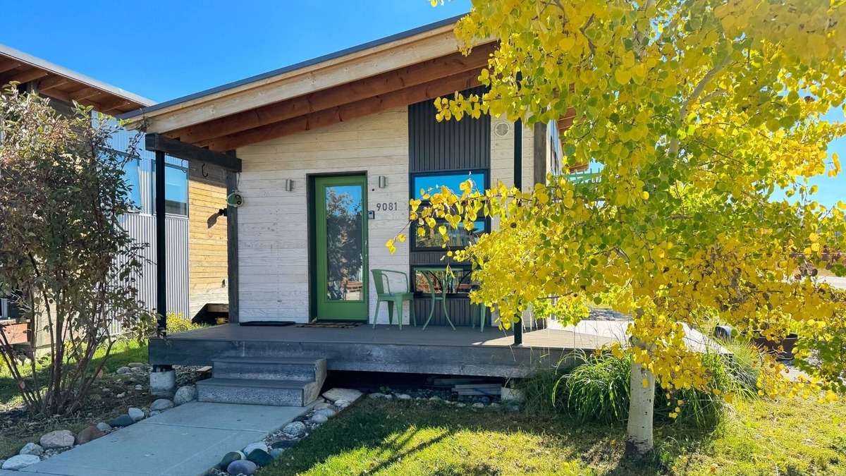 Mountainside Village Apartment | Chic Mountain Tiny Home Retreat in Victor w/AC